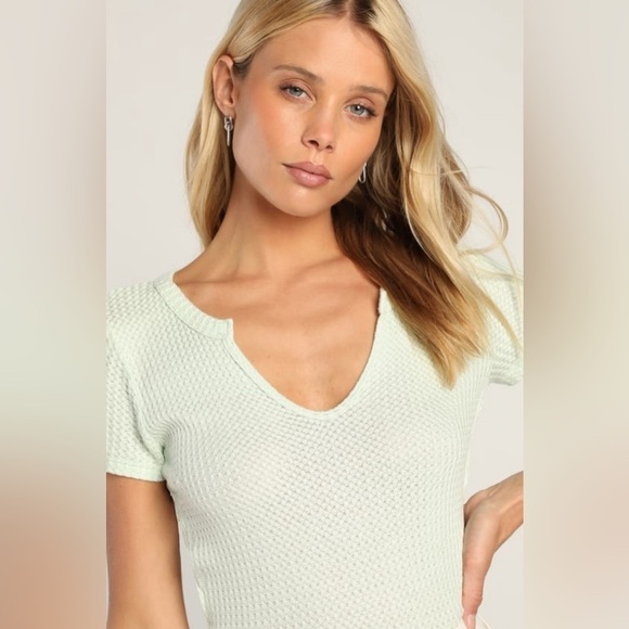 🚨 NWT Lulu’s Comfort Cutie Mint Green Short Sleeve Waffle Tee - Picture 1 of 10